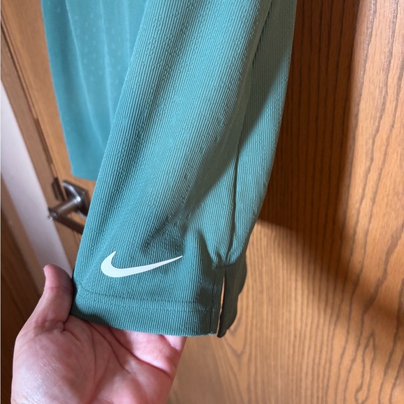 Women’s XS Nike Dri Fit Golf Skort Skiet with built in Shorts NWT - Picture 3 of 7